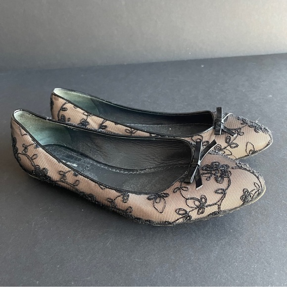 MARC JACOBS | Nude Flats with Floral Lace Overlay - Picture 3 of 13